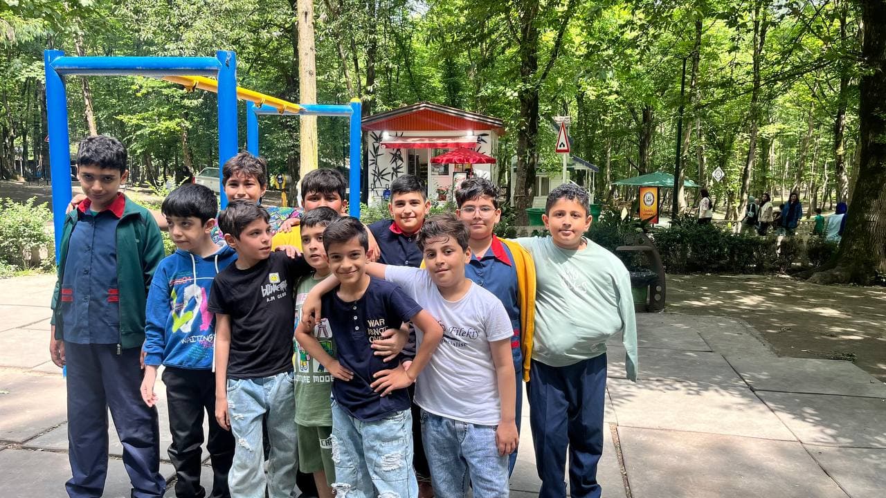 اردو پسرانه ستارگان کوچک برنا